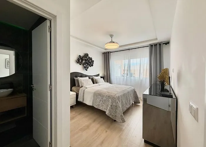 Paulmarie With Sunny Terrace Ocean View Appartement