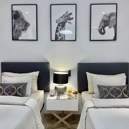 Paulmarie With Sunny Terrace Ocean View 阿德耶