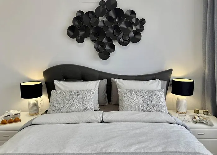 Paulmarie With Sunny Terrace Ocean View Apartment