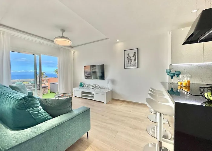 Paulmarie With Sunny Terrace Ocean View Apartment